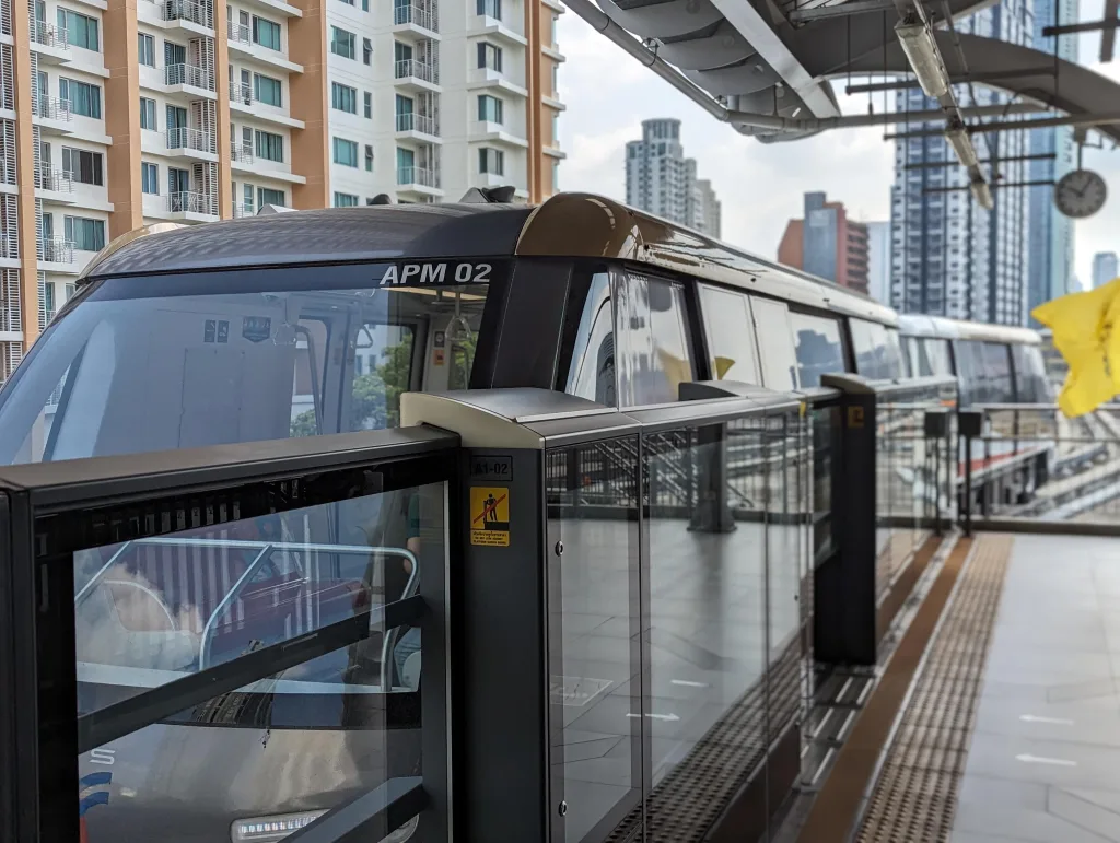 MRT goldline bangkok